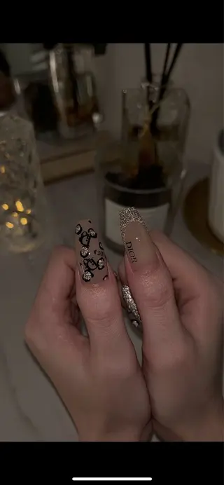 ネイル NEO Beauty Salon所属・𝐍𝐄𝐎 𝐉𝐔𝐑𝐈のネイルデザイン