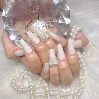 ネイル élu by Noriko 前原のネイルデザイン