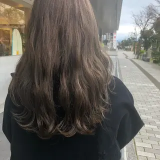 ロング カラー 小森 樹奈のヘアスタイル