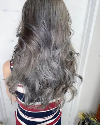 ロング カラー BOX mico.のヘアスタイル