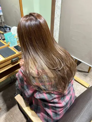 ロング カラー marshu atre所属・濱本 樹蘭のヘアスタイル