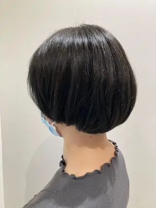 ショート カラー 折本 沙織のヘアスタイル