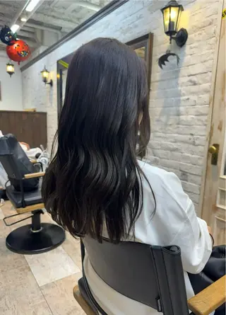 ロング カラー 西出 茉燦のヘアスタイル