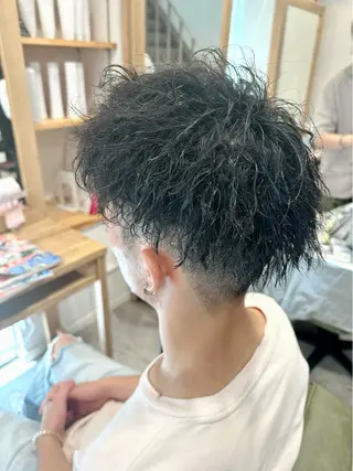 パーマ メンズ desirbeaux 佐藤愛のヘアスタイル