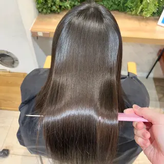 ロング ✨髪質改善縮毛矯正 酸性ストレートのヘアスタイル
