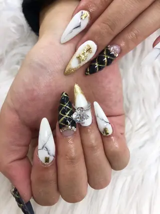 ネイル MADIA藤沢所属・MADIA MEGUのネイルデザイン