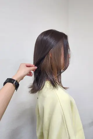 セミロング カラー 安達まい/ インナーカラー◎のヘアスタイル