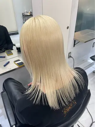 セミロング カラー 笹木 小夏のヘアスタイル