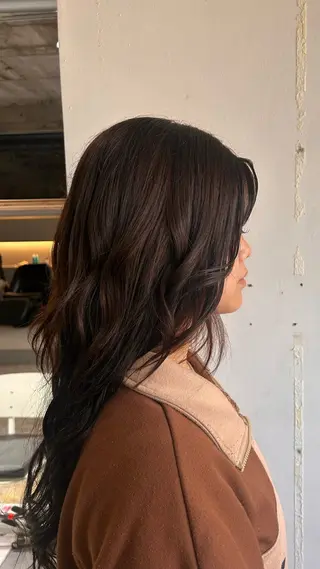 ロング 玉置 七海のヘアスタイル