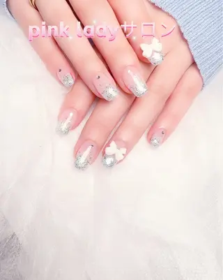ネイル pink ladyサロン所属・べ にのネイルデザイン