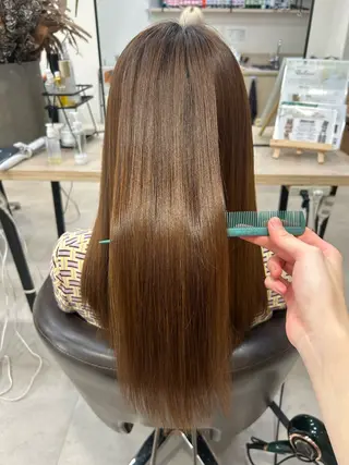 セミロング 光を纏うツヤ感ロング Natsuki🪽のヘアスタイル