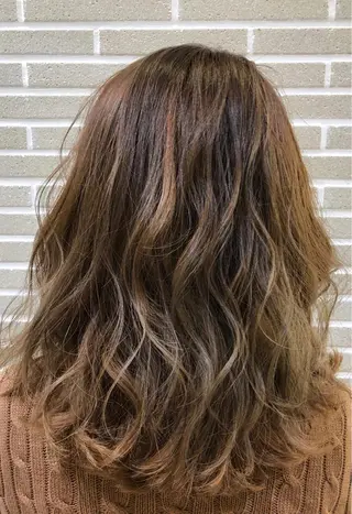 セミロング カラー ヘアアレンジ 山北 咲子のヘアスタイル