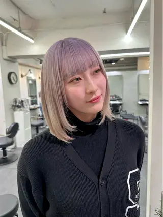 ミディアム カラー 梅田ハイトーン チダ ヒナノのヘアスタイル