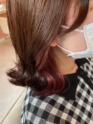 ミディアム カラー 梛木 唯のヘアスタイル