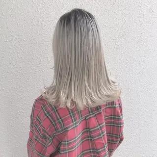 セミロング カラー CHERIEブリーチ ダブルカラー 天神のヘアスタイル