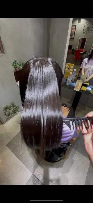 ロング まつげパーマカラー モデルBAGUS凜華のヘアスタイル