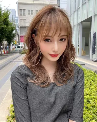 セミロング カラー ヘアアレンジ Yuto 複雑履歴 /ブリーチ/エクステのヘアスタイル