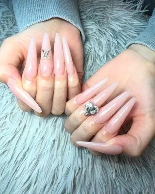 ネイル シェヌネイル JURAのネイルデザイン