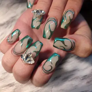 ネイル RUNWAY 　　の眉毛・アイブロウイメージ