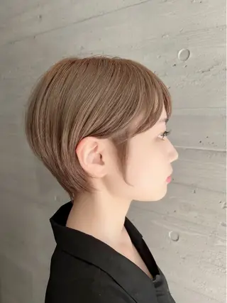 ショート 長尾菜々美🐰 ／ハイトーンカラーのヘアスタイル