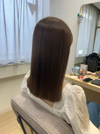 ミディアム 秋山 桃子のヘアスタイル