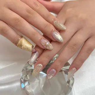 ネイル NAILSALON LUNON 獨協大学前駅店所属・LUNON 獨協大学前駅店のネイルデザイン