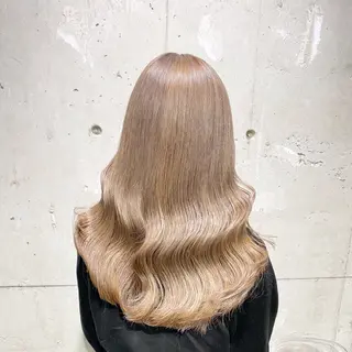 ロング カラー ハイトーンカラー 🦄レイヤーカットのヘアスタイル