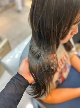 ロング カラー 坂田 愛彩萌のヘアスタイル