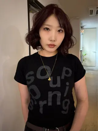 ミディアム カラー Yuna/ブリーチ ベージュ ヘアセットのヘアスタイル