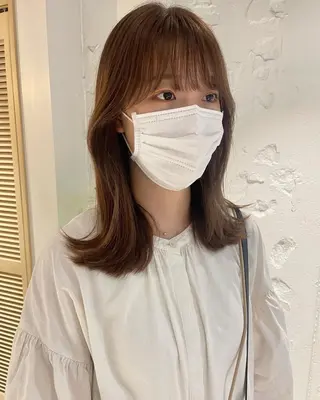 セミロング カラー 🩰オリーブ/ ベージュ松本咲花🩰のヘアスタイル