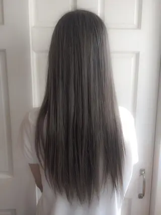 ロング ホワイト&レイヤーカ ットエクステ長畠俊輔のヘアスタイル