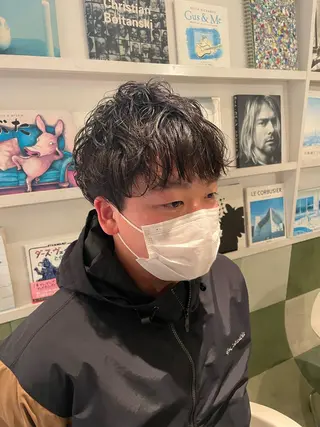 ショート パーマ メンズ 塚田 銀太のヘアスタイル