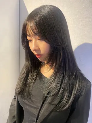 ロング 長沼ゆうか /レイヤーカットのヘアスタイル