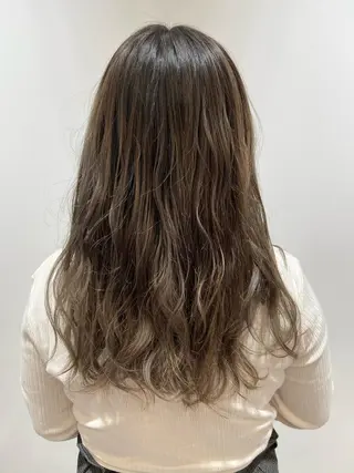 セミロング カラー 🐺ウルフ/レイヤー 似合わせ‎🤍沙羅のヘアスタイル