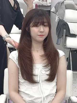 ロング カラー パーマ ヘアアレンジ パク・ボミン小野リエ 韓国ハーフ🦊のヘアスタイル