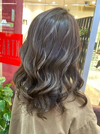 セミロング カラー mori  by little所属・デザインカラー✨新倉 佑奈のヘアスタイル