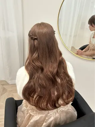 ロング ヘアアレンジ 𝒎𝒐𝒆🩰 名駅/ヘアメ/暖色♡のヘアスタイル