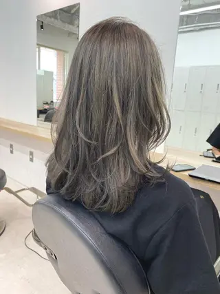 セミロング カラー ハイトーン特化🌟 仲川和人のヘアスタイル