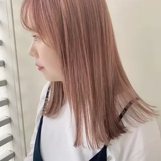 セミロング カラー ANNA ／艶髪／ハイトーンのヘアスタイル