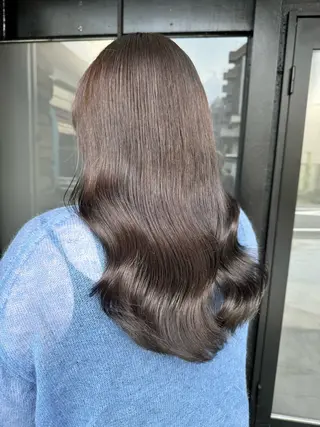 カラー 青木 美響のヘアスタイル