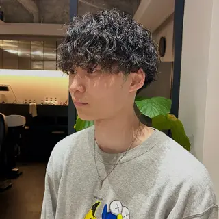 メンズ ハイトーン/ウルフ/ レイヤー/Asukaのヘアスタイル