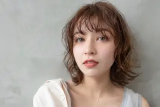 ミディアム 💘MICOTO藤沢 髪質改善ブリーチ💘のヘアスタイル