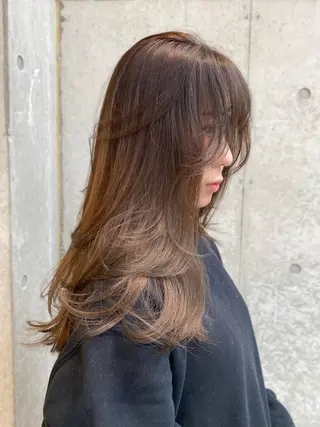 セミロング カラー レイヤー/柔色 カラー/SAkiのヘアスタイル