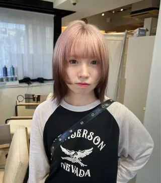 ミディアム デザイン🥇複雑履歴 ハイトーン特化のヘアスタイル