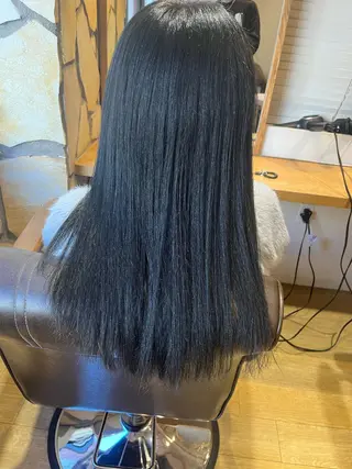 セミロング カラー 吉松 大輝のヘアスタイル