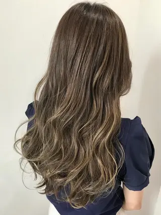 ロング カラー Heart's所属・若杉 諒のヘアスタイル