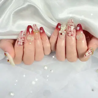 ネイル misaki 🩰‎🤍🎀のネイルデザイン