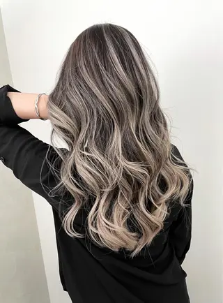 ロング gisele所属・小山 一之のヘアスタイル