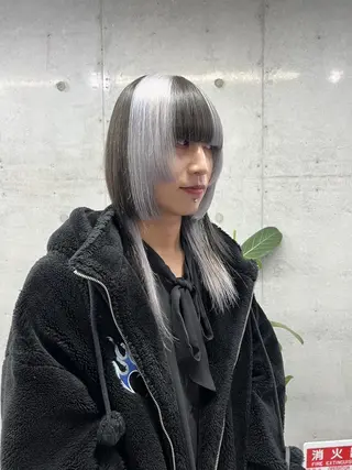 セミロング 🩵albis/めい 大宮/ブリーチ🦋のヘアスタイル