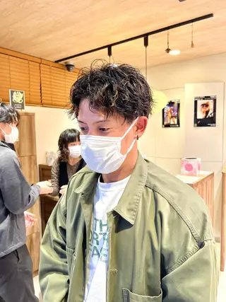 ショート メンズ Oasisgarden所属・レイヤー/ブリーチ MOMOのヘアスタイル